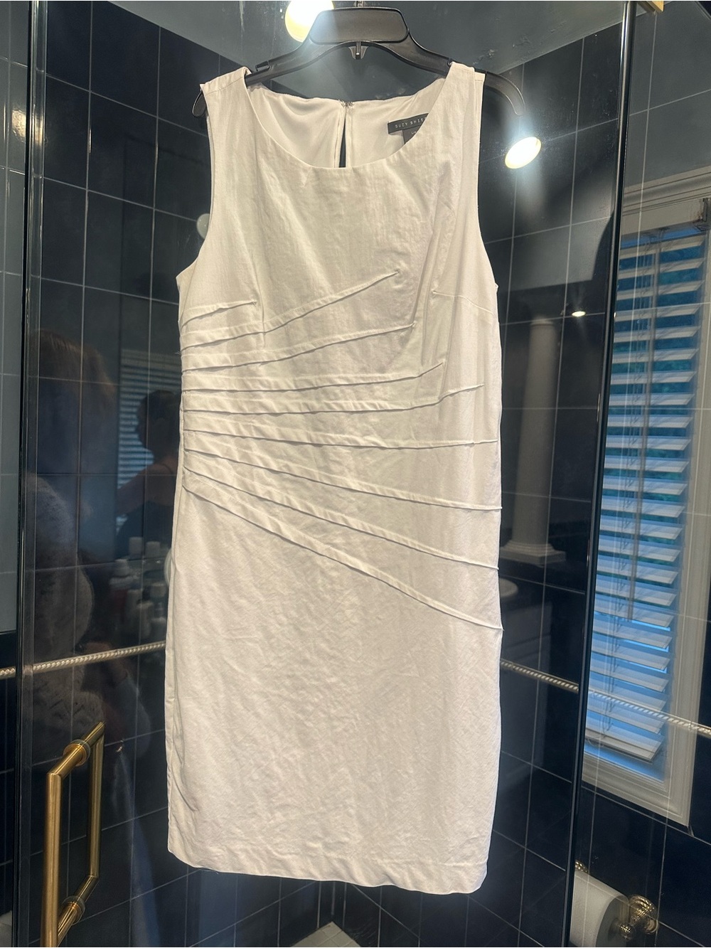 Suzy Shier White Sleeveless Midi Dress with Pleated Detail